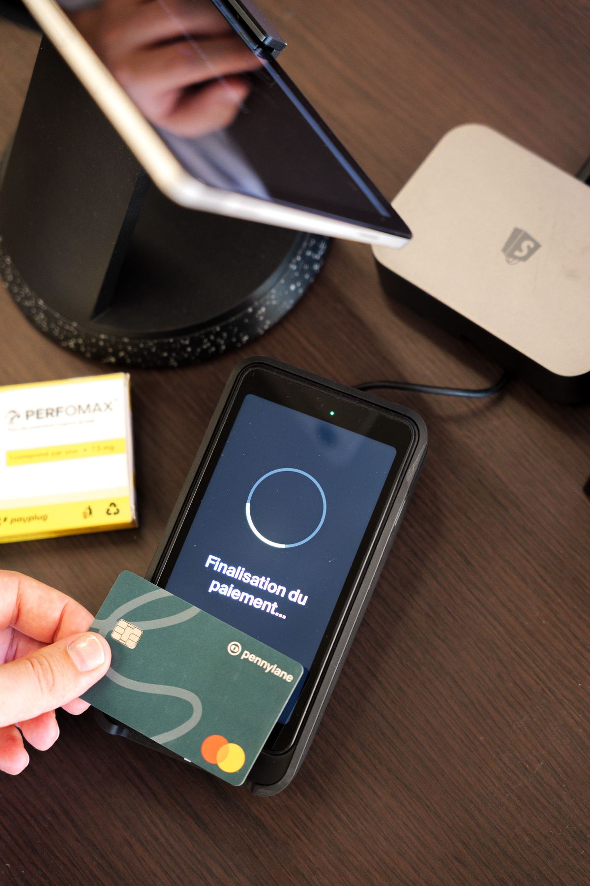 Visible avant le panier, pas seulement au paiement